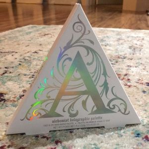🎉NWT🎉 Kat Von D Alchemist Holographic Palette